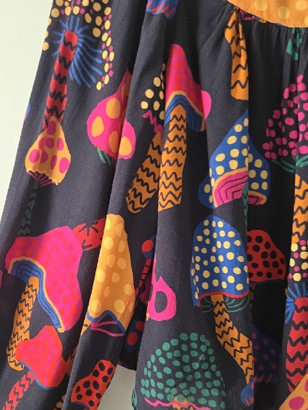 FARM Rio Colorful Mixed Mushrooms Cropped Blouse Size S Bx12 - Picture 9 of 10